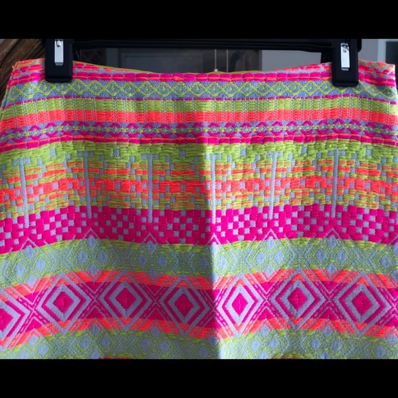 Britt Ryan - Neon Skirt Size 4 - Picture 3 of 5